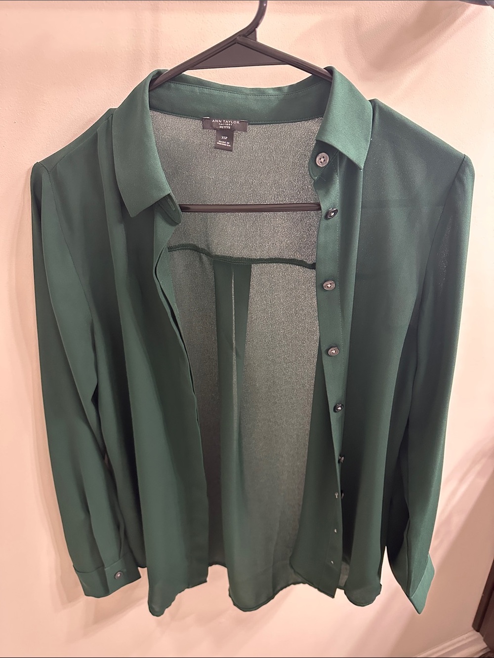 Like New, Ann Taylor Deep Dark Green Long-Sleeve Button-Up Blouse